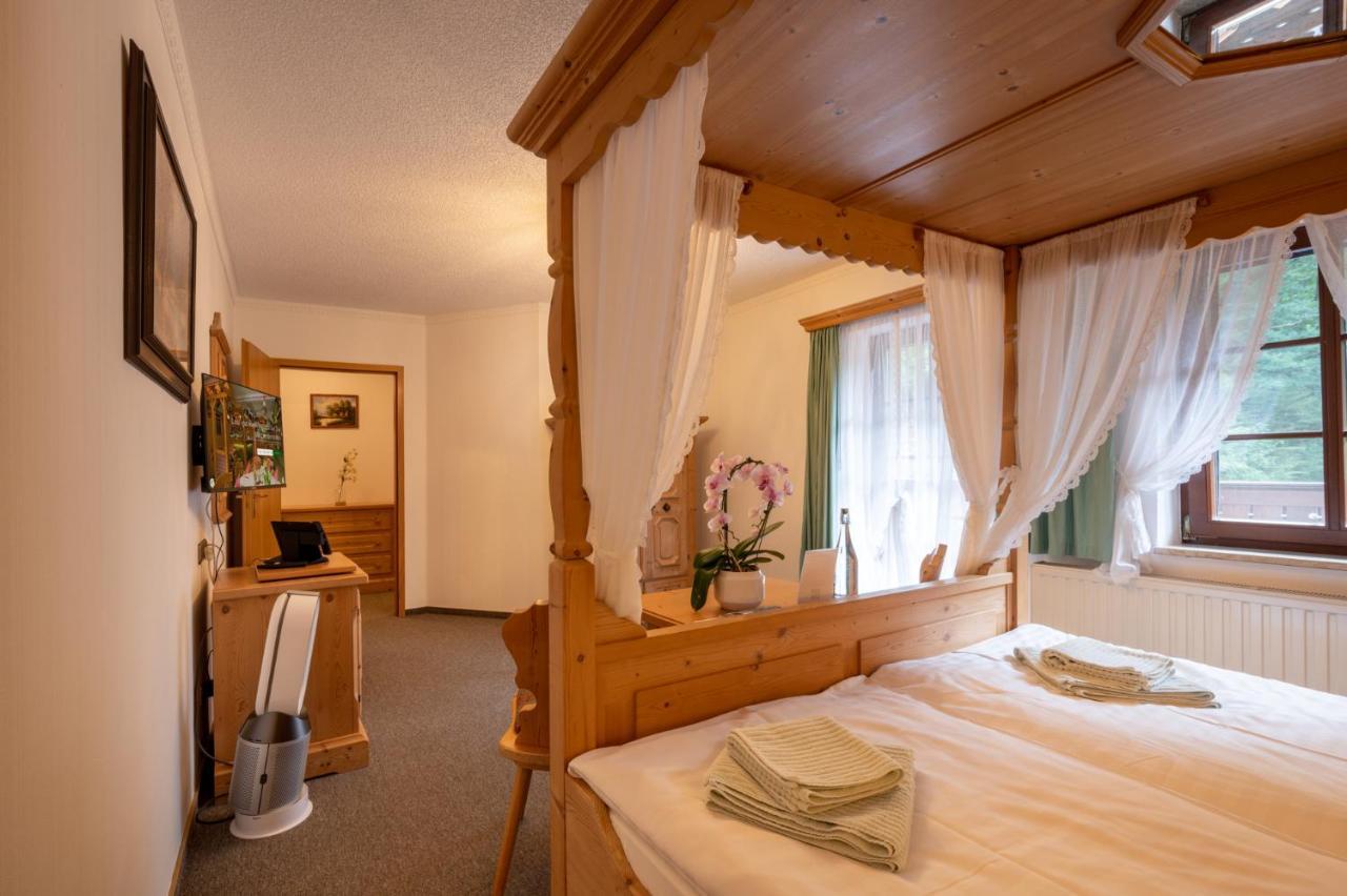 Zur Margarethenmuehle - Landgasthof Und Waldhotel Rosswein Екстериор снимка