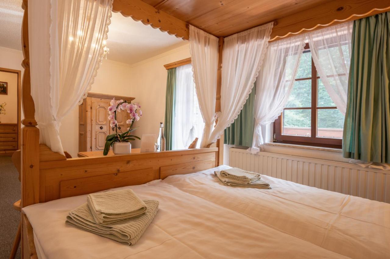 Zur Margarethenmuehle - Landgasthof Und Waldhotel Rosswein Екстериор снимка