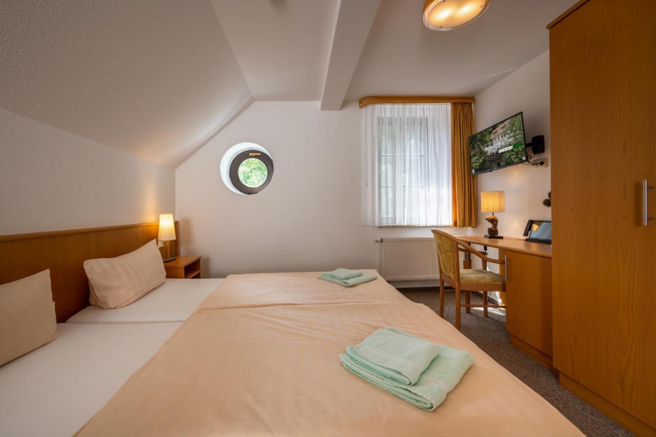 Zur Margarethenmuehle - Landgasthof Und Waldhotel Rosswein Екстериор снимка