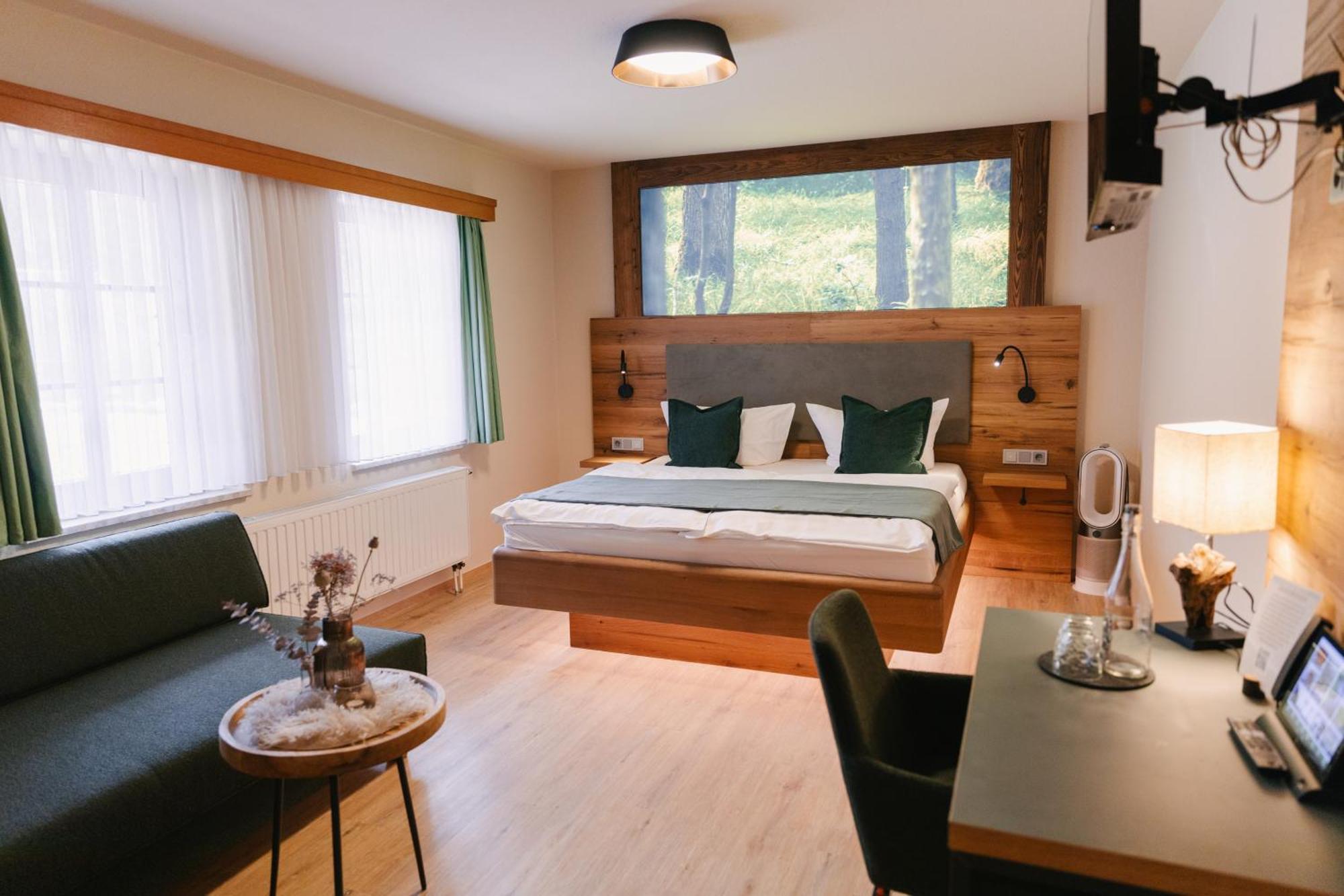 Zur Margarethenmuehle - Landgasthof Und Waldhotel Rosswein Екстериор снимка