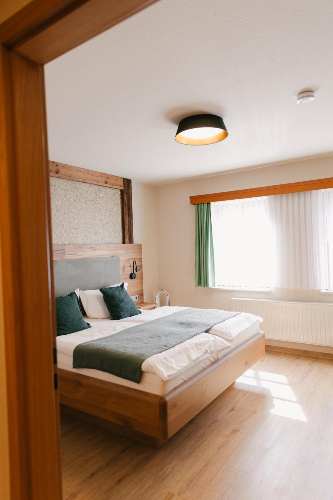 Zur Margarethenmuehle - Landgasthof Und Waldhotel Rosswein Екстериор снимка